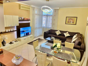 Superb Apt Central